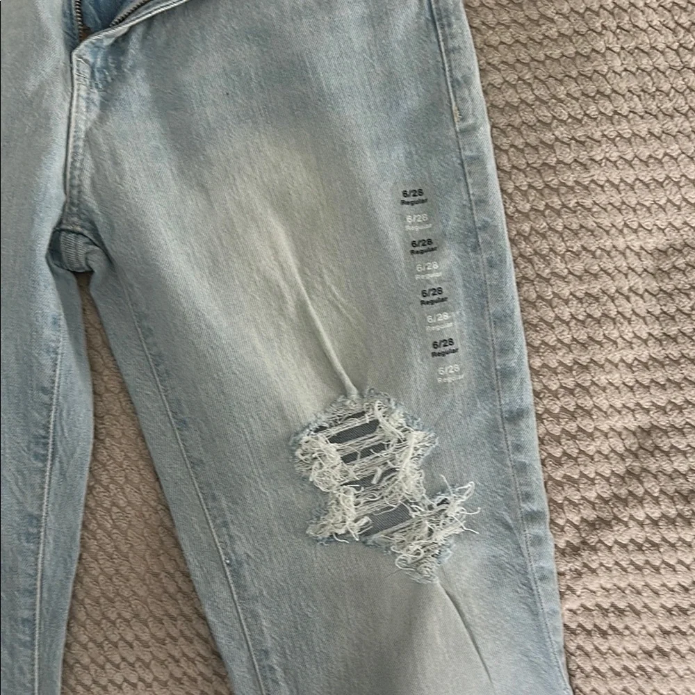 GAP Universal Slim Boyfriend Jeans with Classic Wash - Picture 6 of 8